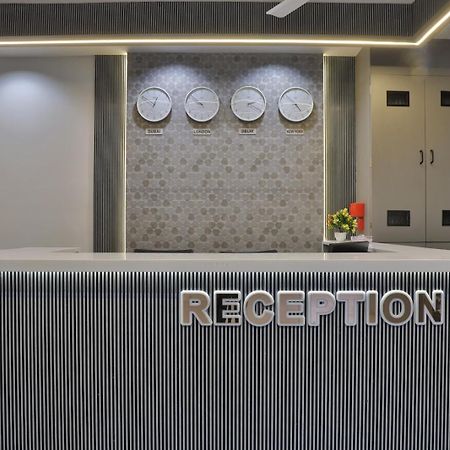 Hotel Legacy Ахмедабад Екстериор снимка