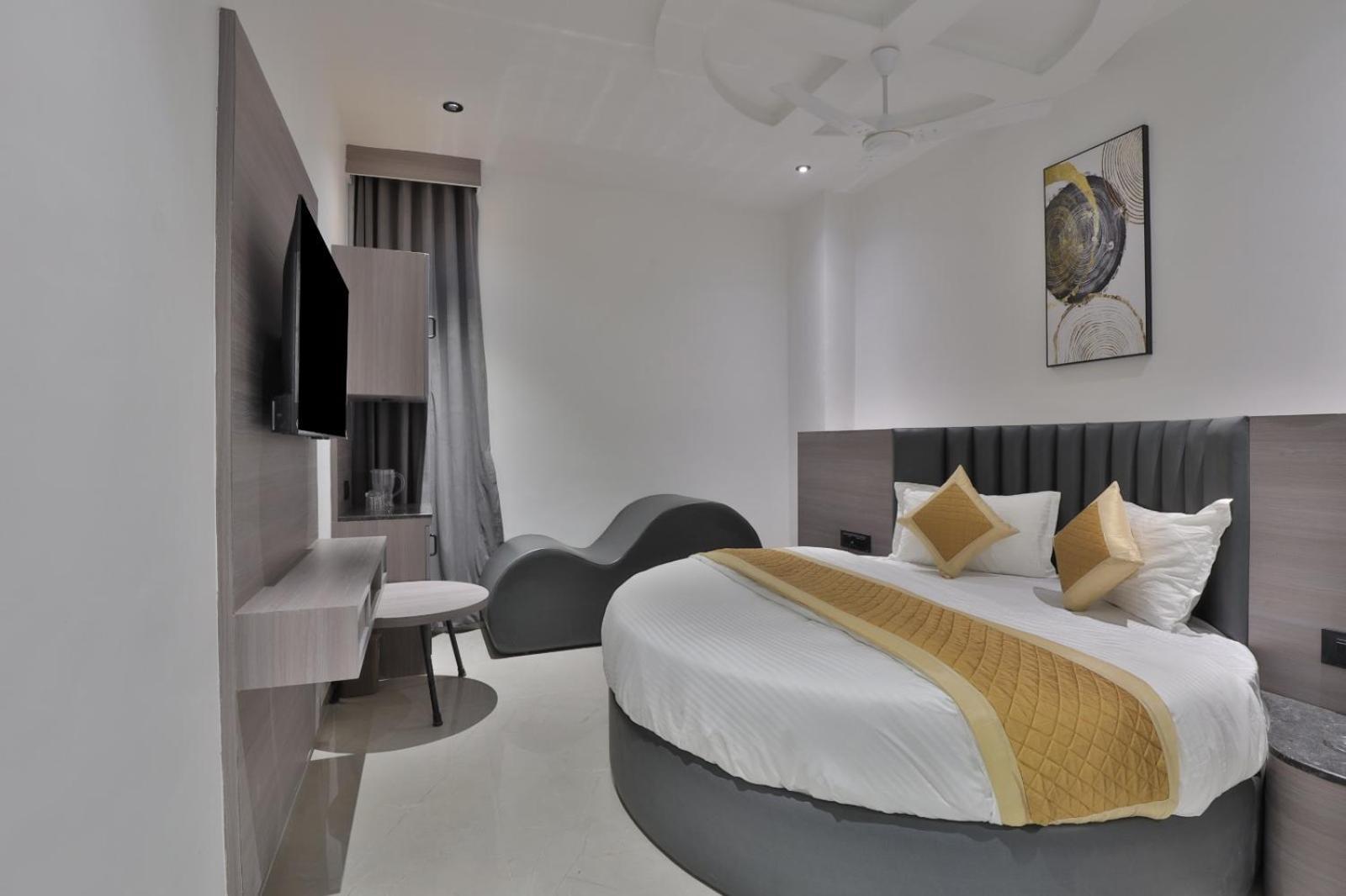 Hotel Legacy Ахмедабад Екстериор снимка
