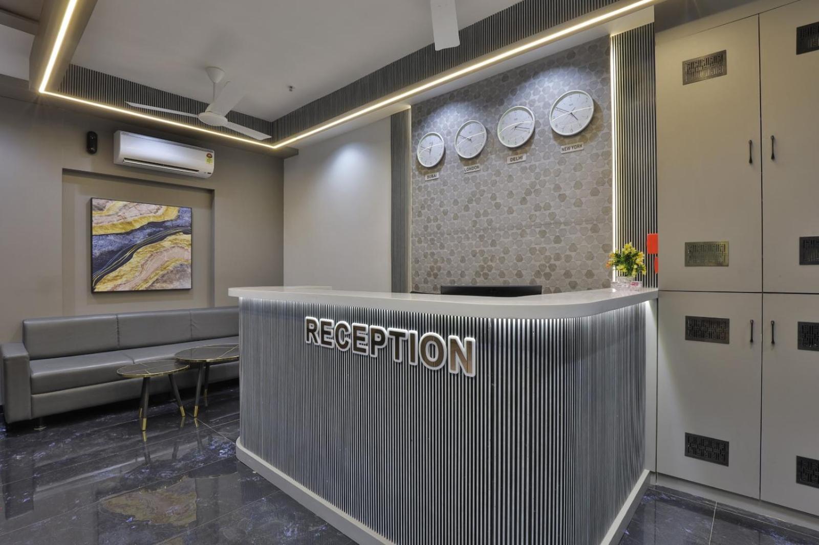Hotel Legacy Ахмедабад Екстериор снимка