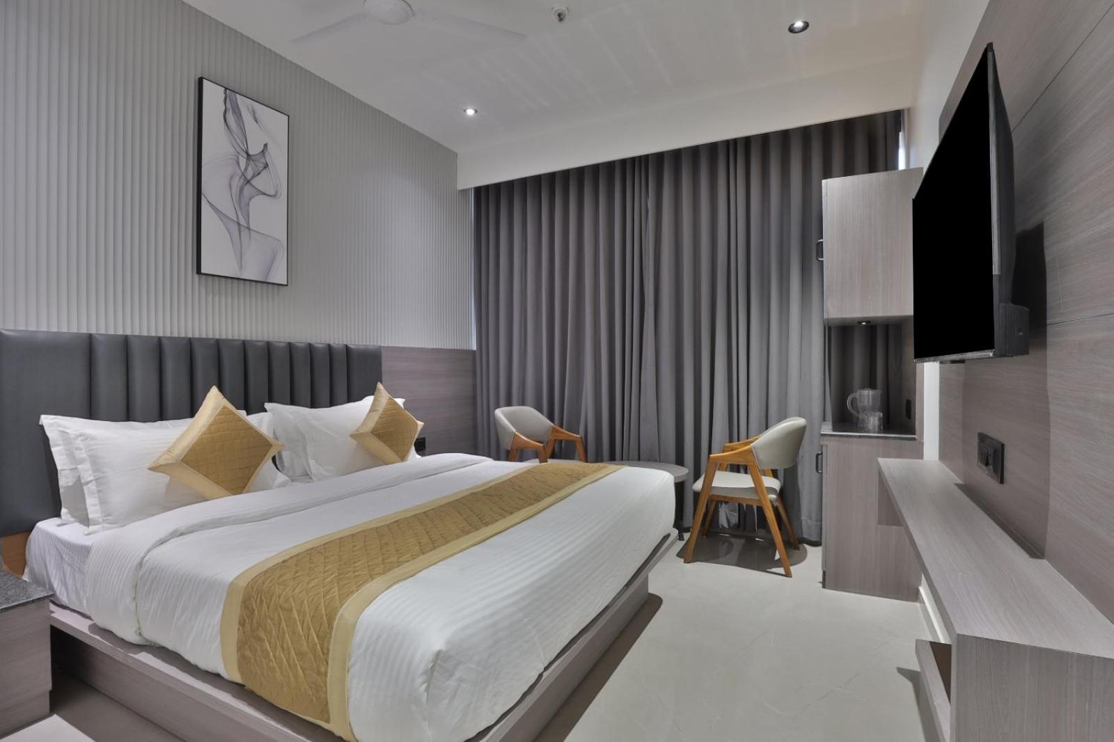 Hotel Legacy Ахмедабад Екстериор снимка