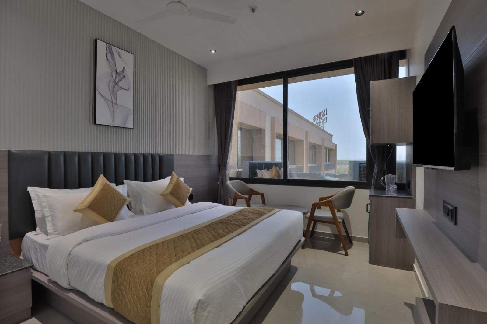 Hotel Legacy Ахмедабад Екстериор снимка