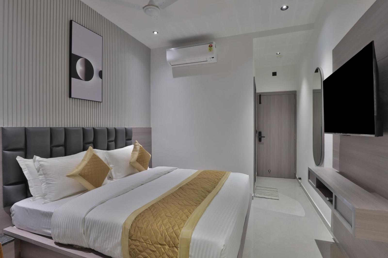 Hotel Legacy Ахмедабад Екстериор снимка