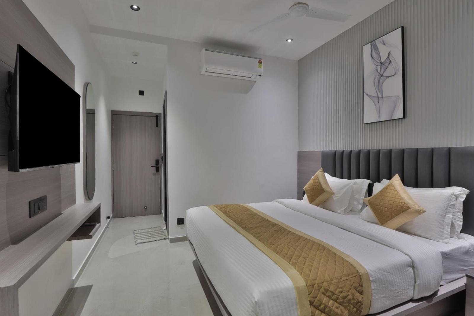 Hotel Legacy Ахмедабад Екстериор снимка